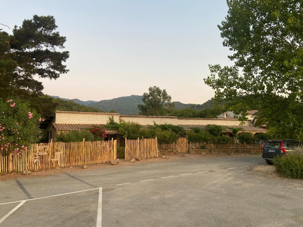 Les Lodges De La Plage U Dragulinu Sari-Solenzara Exterior foto